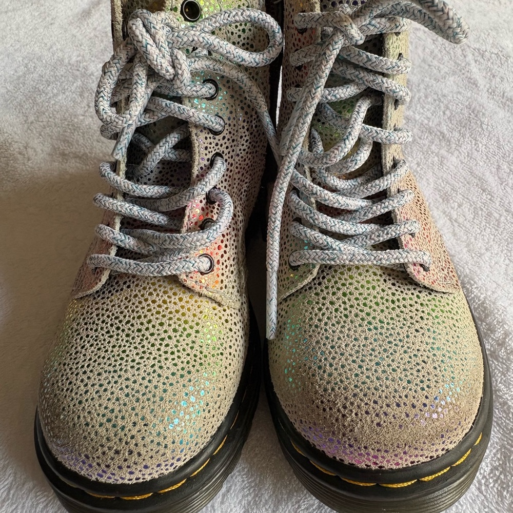 Dr. Martens Kids Iridescent Lace-Up Boots - Picture 3 of 8